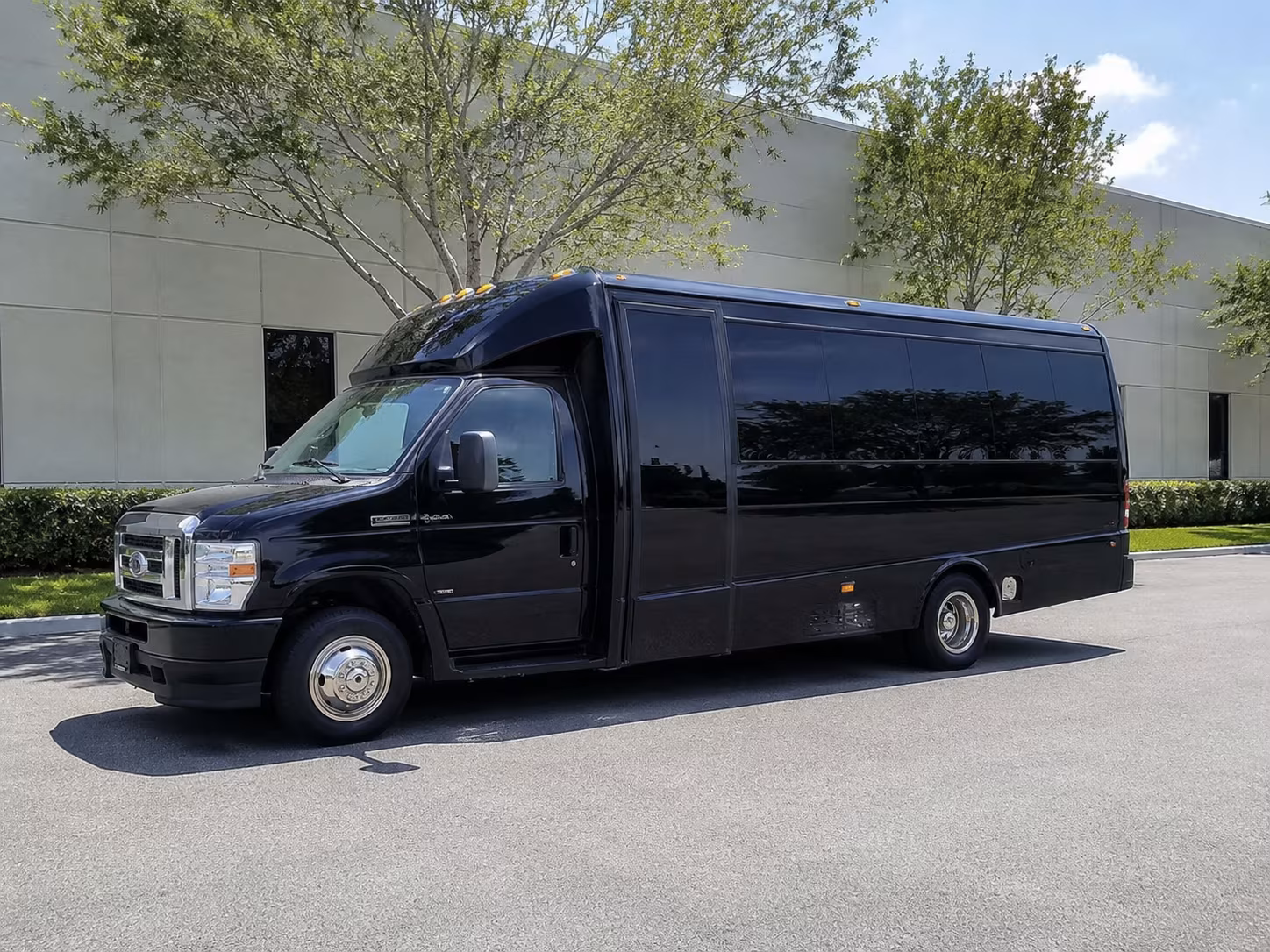employee shuttle buses for murrieta s growing business parks