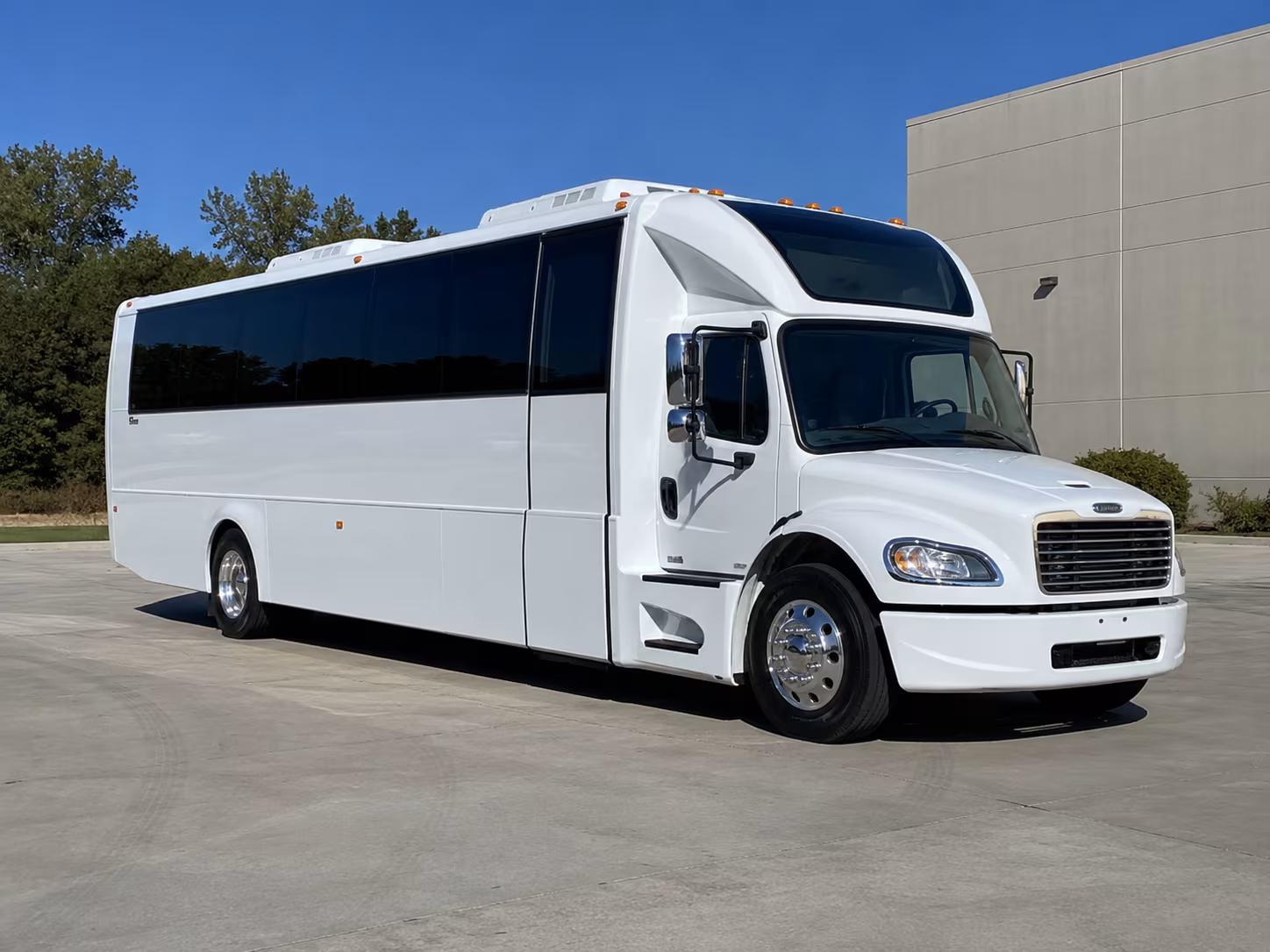 murrieta 28 passenger party bus